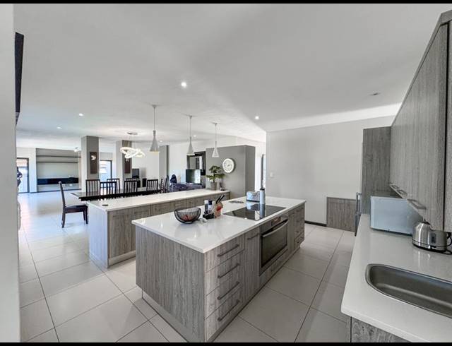 4 BEDROOM HOUSE FOR SALE IN MIDLANDS ESTATE